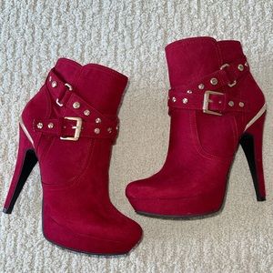 GUESS RED AND GOLD BOOTIES!